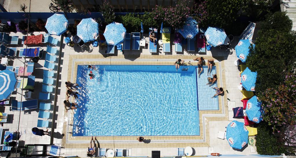 Hotel Adelphi Річчоне Екстер'єр фото